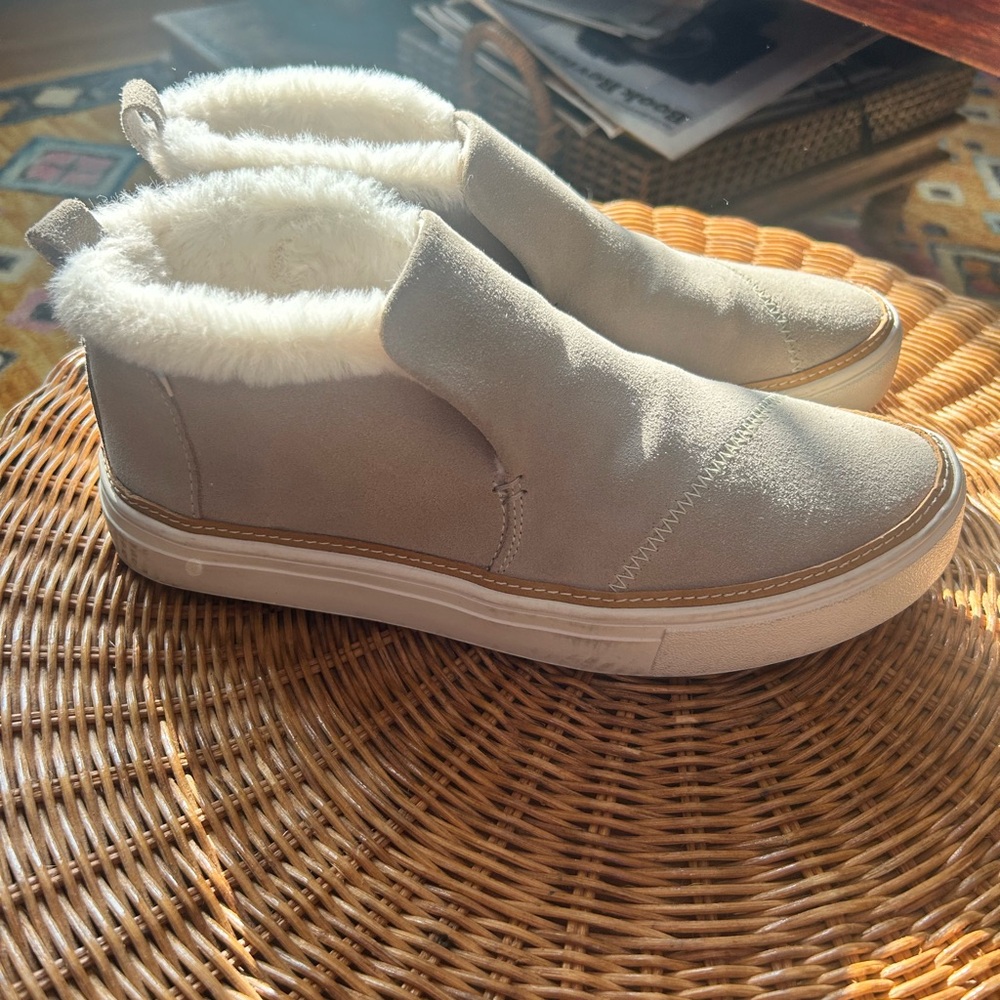 Toms Gray Fur-Lined Ankle Booties